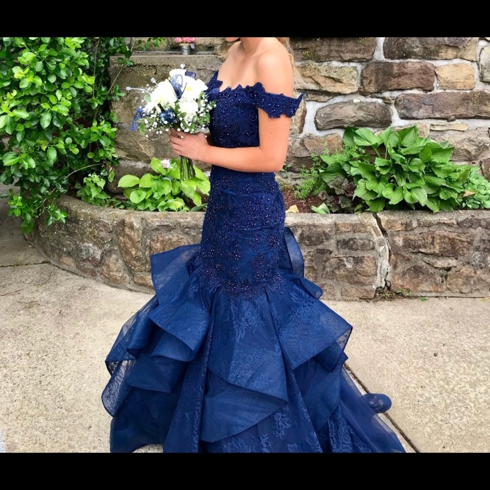 Jasz Couture Size 0 navy mermaid prom dress